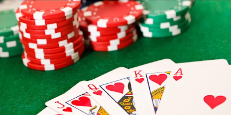 Các thứ hạng tay bài poker – Yếu tố quyết định thành công trong ván bài 2 Tìm hiểu quy tắc thứ hạng tay bài poker