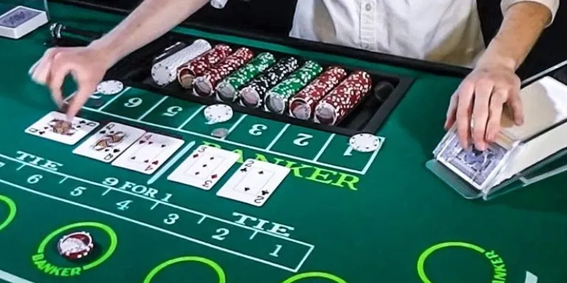 Cách chia bài và quy trình chơi bài Baccarat cổ điển